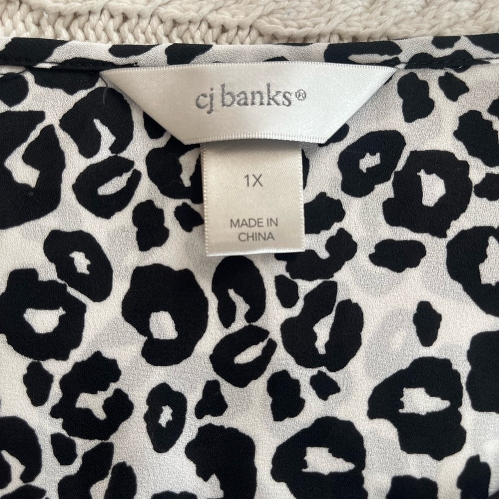 CJ Banks Black and White Animal Print Blouse Women’s Size 1X - Picture 14 of 16
